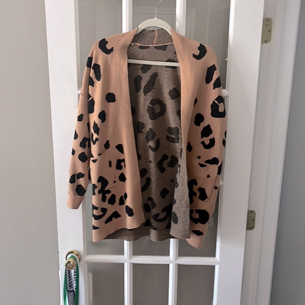 Leopard print one size fits all, purchase from Amazon